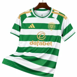 camiseta celta verde y blanca con detalles dorados