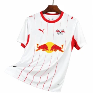 camiseta del rb leipzig sobre fondo blanco