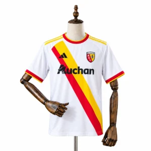 maniquí con camiseta del racing club de lens