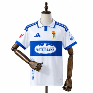 maniquí con camiseta del real oviedo